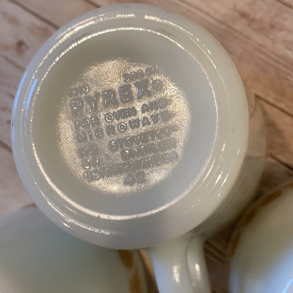 PYREX Vintage White Green Flower Mug Set of 4 - Picture 7 of 7